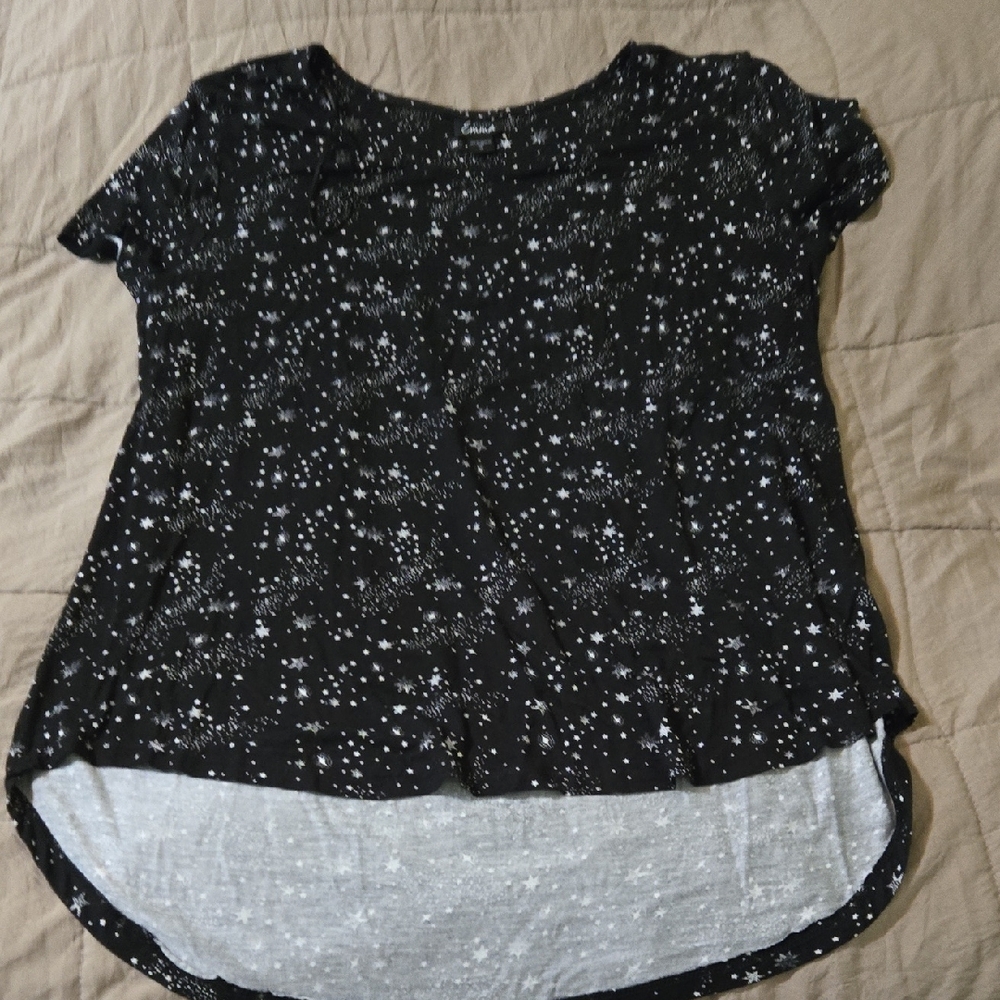 Emma James Women's Black Star Print Top